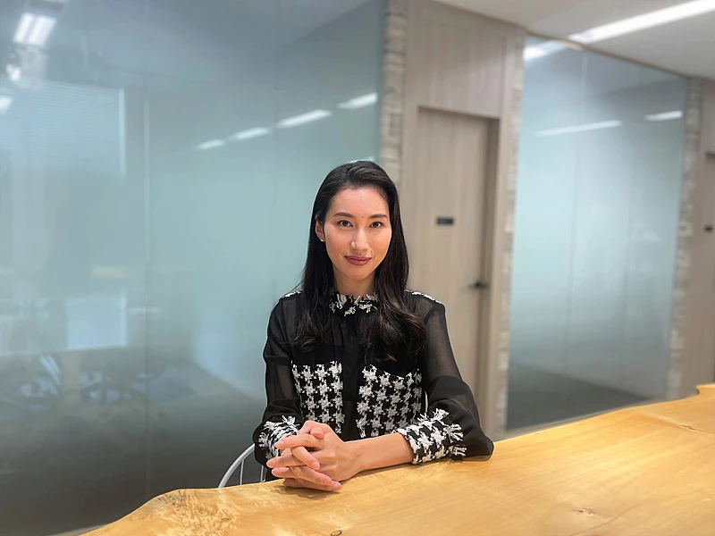 今回のインタビューに答える宮川（INTLOOP執務室前）